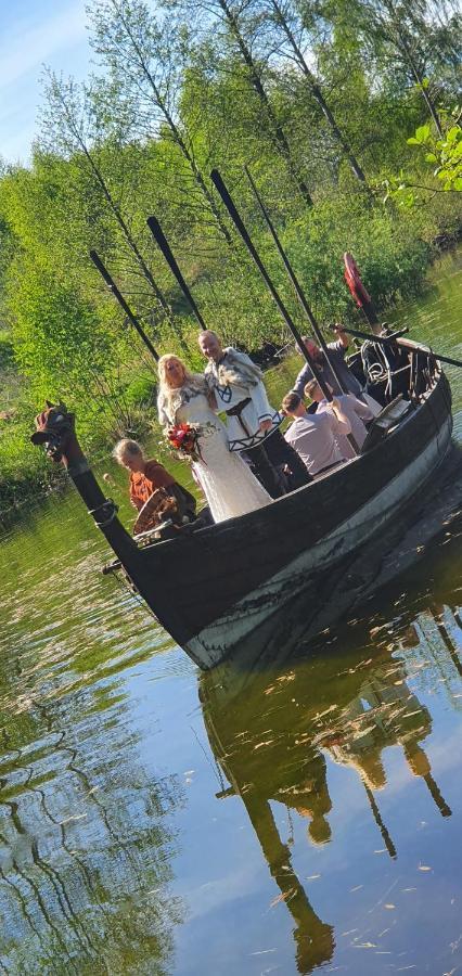 Bed and Breakfast Vittfarnas Hird Vikingaby Sosdala Экстерьер фото